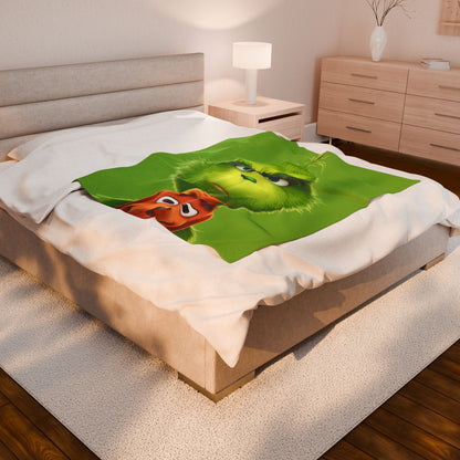 Grinch Face with Max Velveteen Plush Blanket | Christmas Movie Character Throw